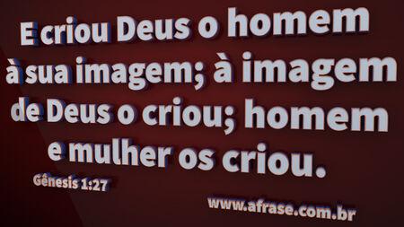 E criou Deus o homem à sua imagem; à imagem de Deus o criou; homem e mulher os criou.

Gênesis 1:27