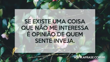 Por trás dos livros há uma represa de conhecimento; escolha um e deixa ela fluir.